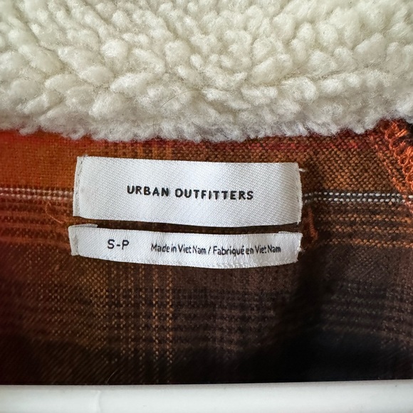 Urban Outfitters Plaid Shacket - Picture 3 of 5